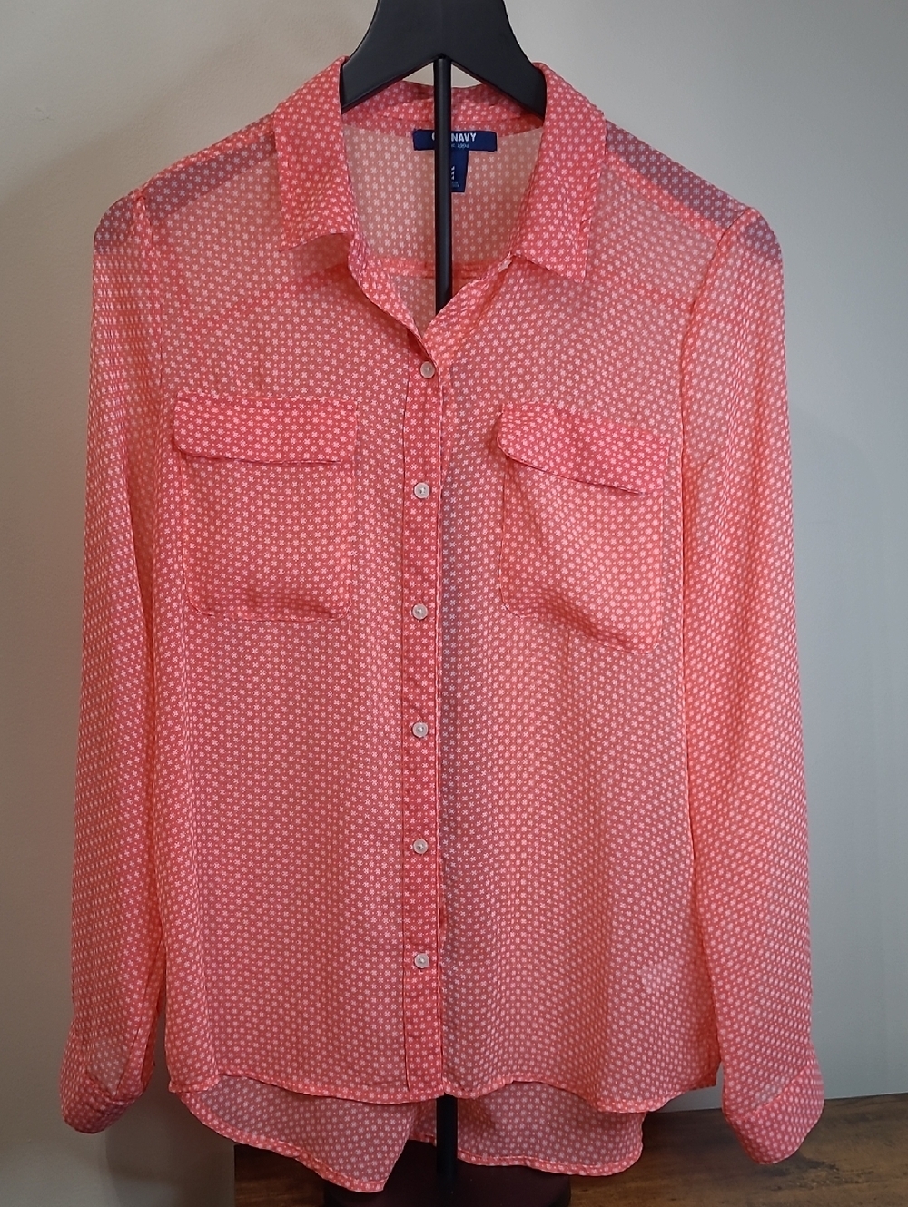 Old Navy Coral with White Design Button-Up Sheer Blouse size Medium